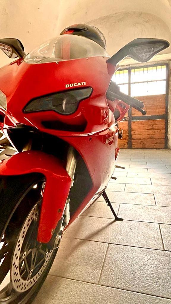 B&B Il Riccio Tirano Eksteriør billede